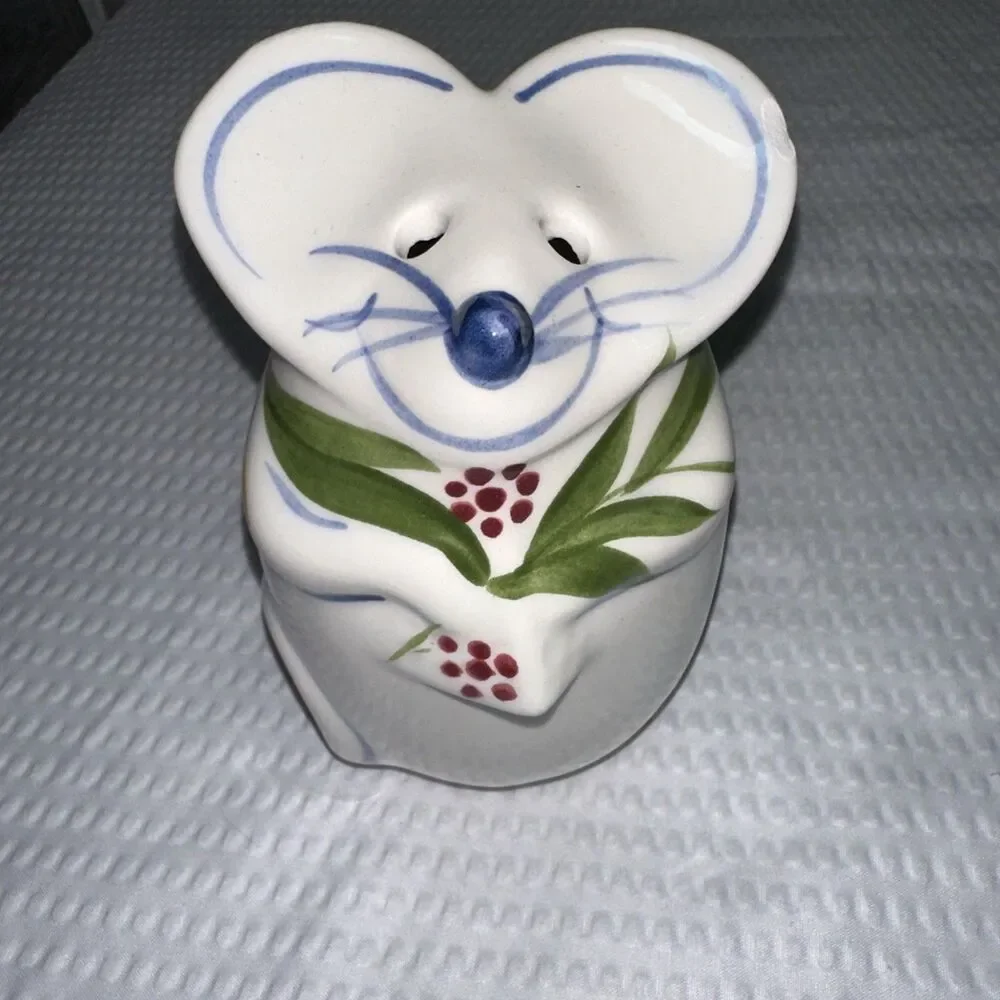Vintage MOUSE Parmesan CHEESE SHAKER Flower Large Ceramic Grated 5.5”
